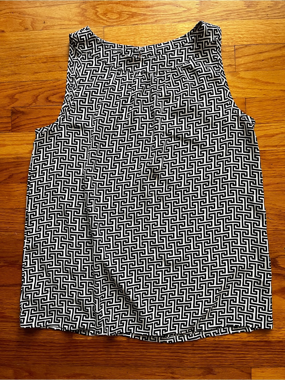 LOFT Outlet Geometric Greek Key Sleeveless Blouse Sz M